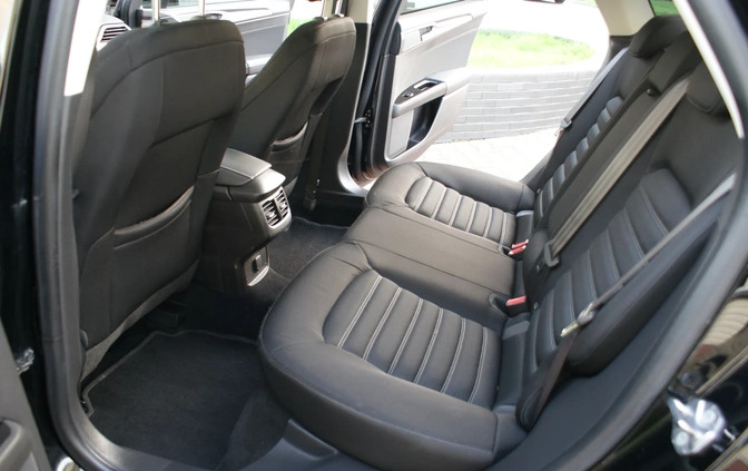 Ford Mondeo cena 53800 przebieg: 195000, rok produkcji 2019 z Stryków małe 407